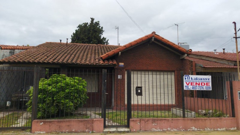 Foto Casa en Venta en Villa Santos Tesei, Buenos Aires - U$D 110.000 - pix15307391 - BienesOnLine