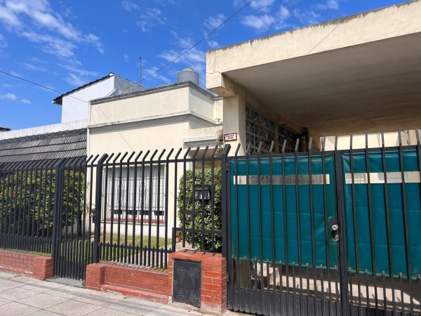 Foto Casa en Venta en Lomas Del Mirador, Buenos Aires - U$D 169.000 - pix65829391 - BienesOnLine