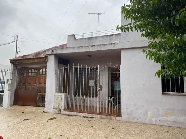 Casa sobre lote propio. 