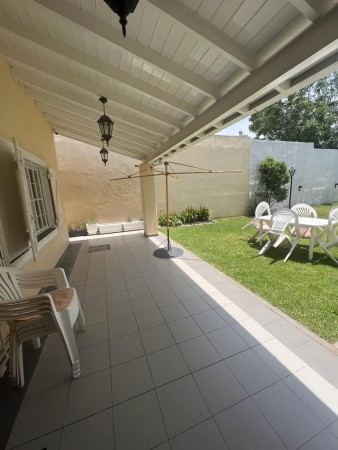 Chalet en  venta