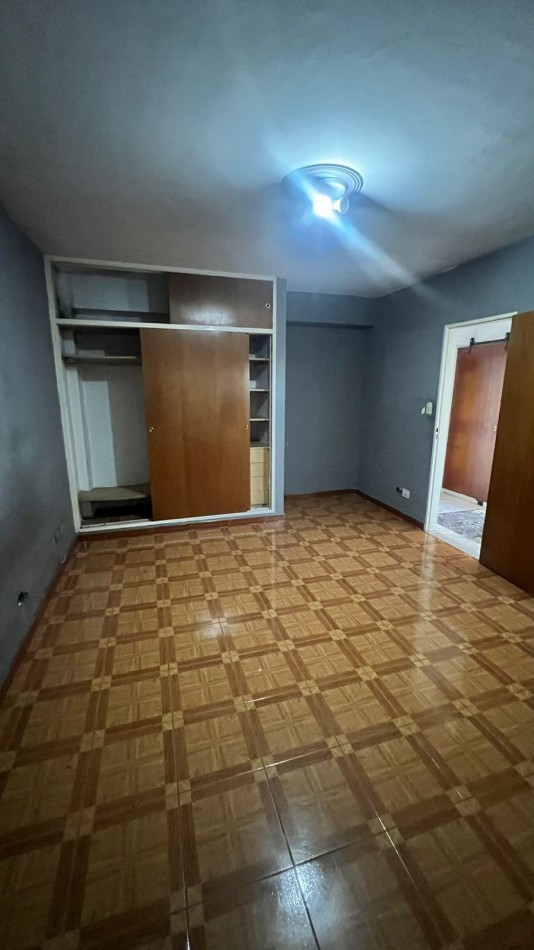 Departamento en primer piso. 