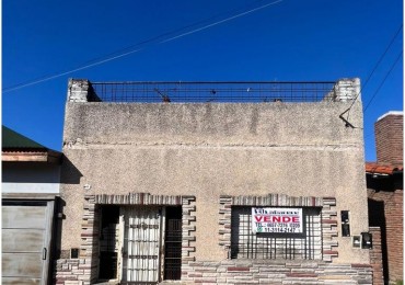 Casa a reciclar en lote propio